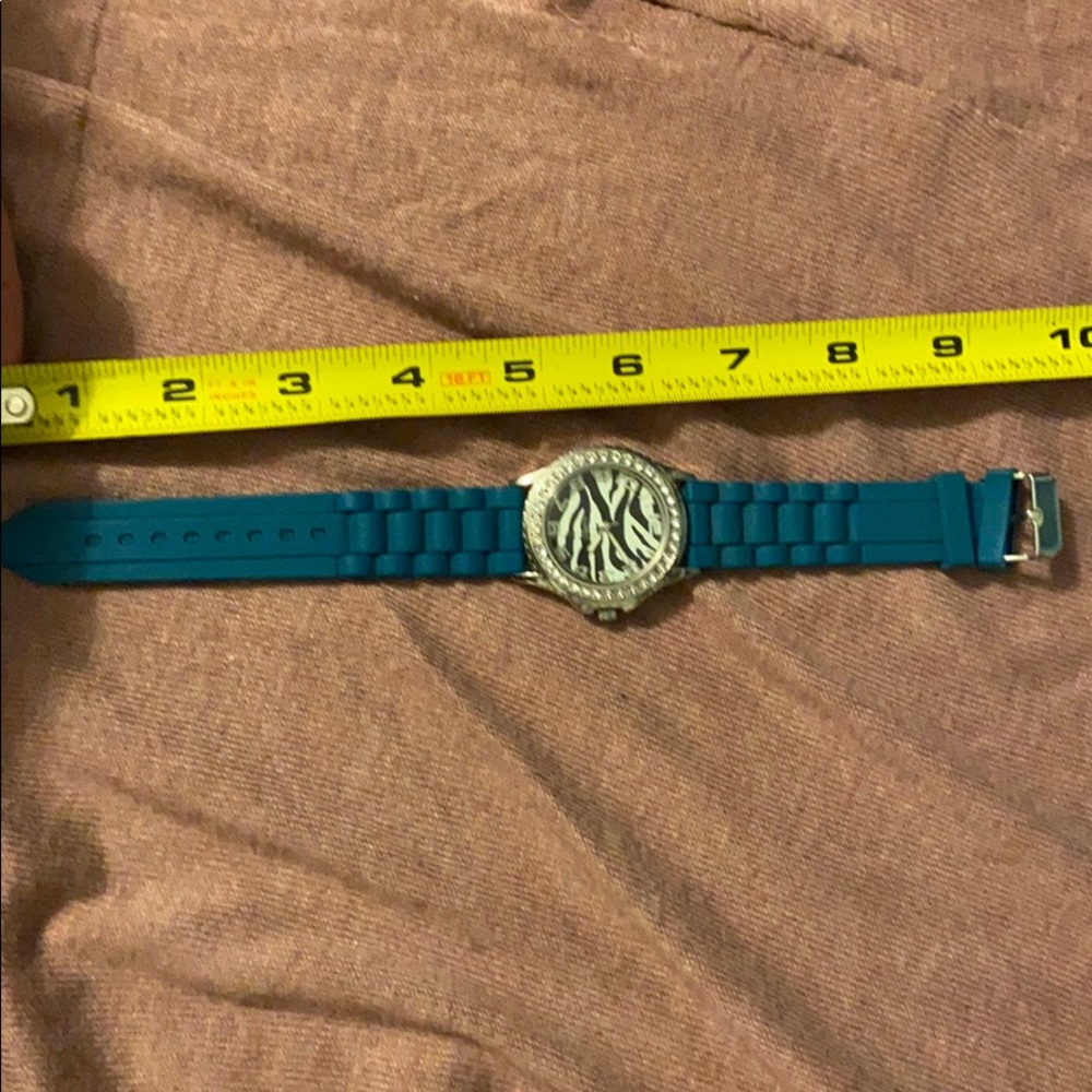 Watch - Picture 2 of 3